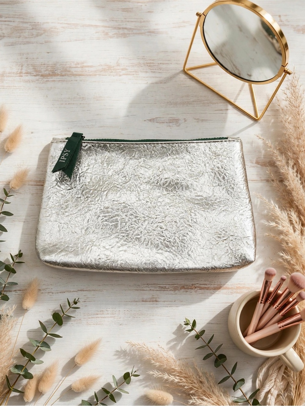 💥 4/$20 🆕 Ipsy Silver & Black Cosmetic Bag